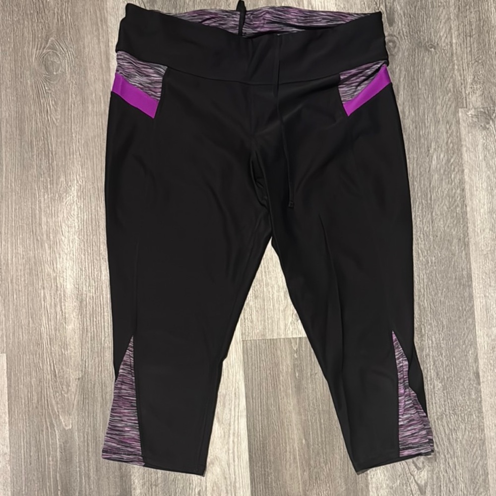 Xersion Black and Purple Fitted Leggings